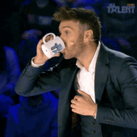 toma-de-escupitajo-dani-martínez.gif