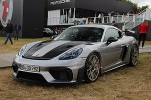 2022_Porsche_Cayman_GT4RS.webp